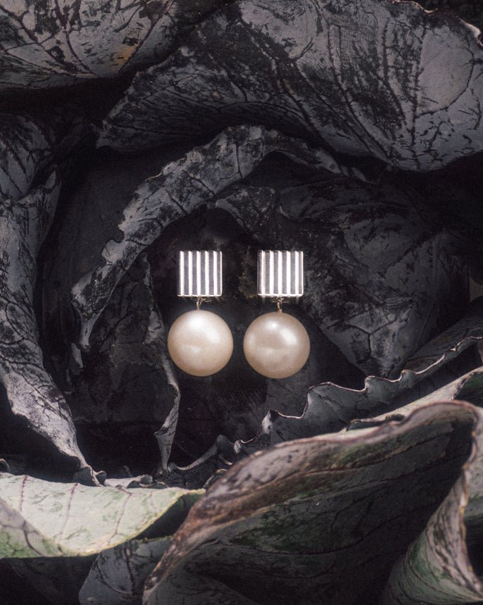 PEARL STUD DROPS - IVILOSANGELES.COM