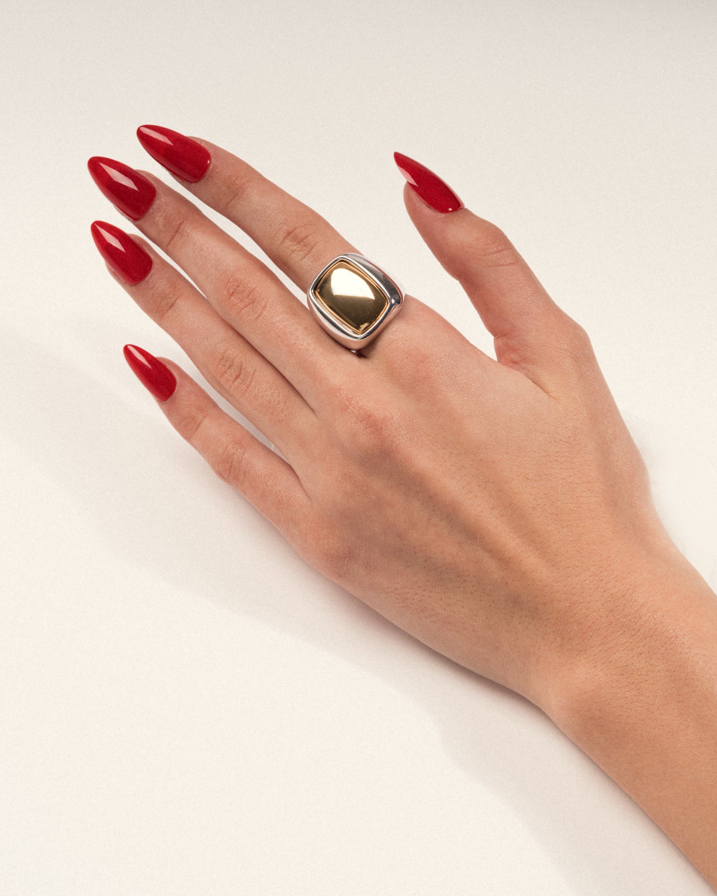 TOY SIGNET RING - IVILOSANGELES.COM