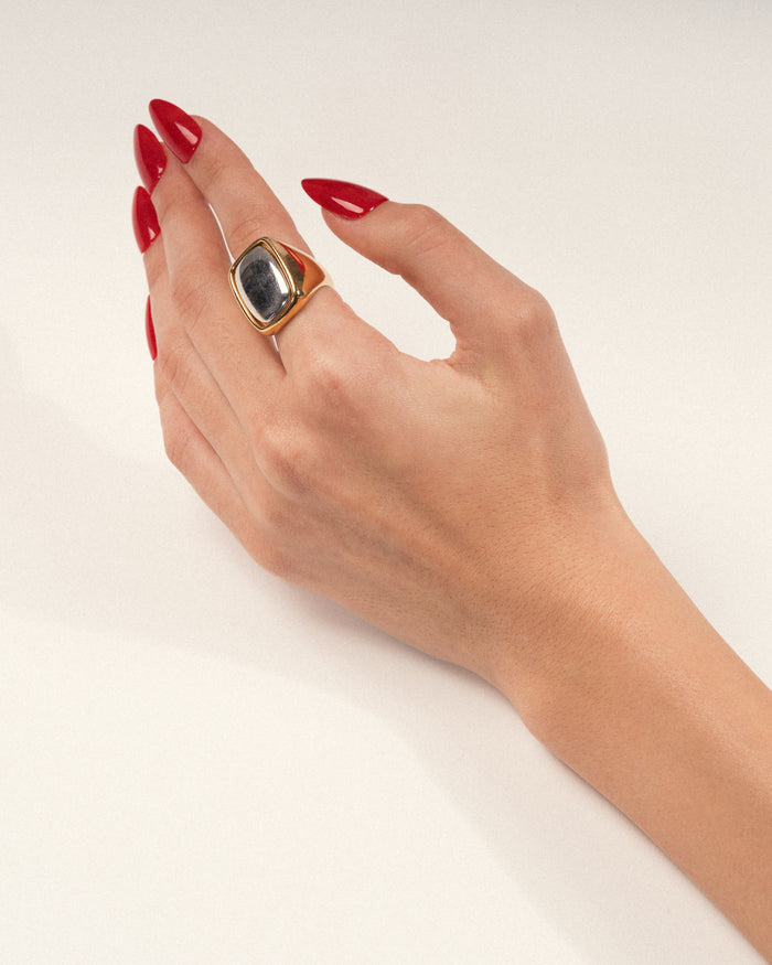 TOY SIGNET RING - IVILOSANGELES.COM
