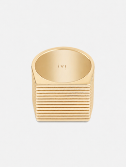 WIDE AURELIA SIGNET RING