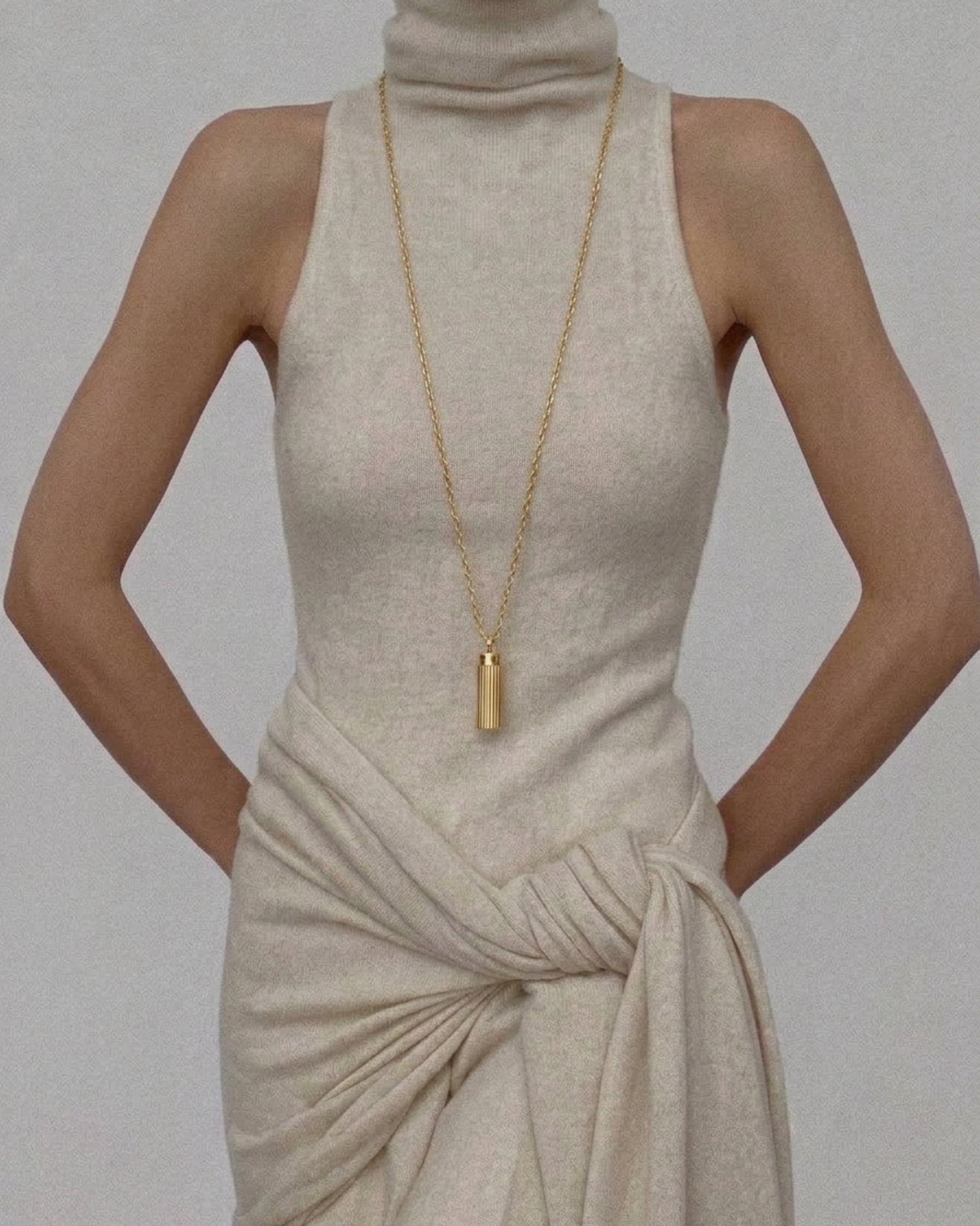 HOLLYWOOD MEMENTO NECKLACE