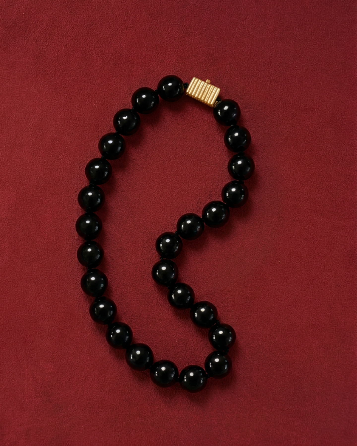 LINDA ONYX NECKLACE