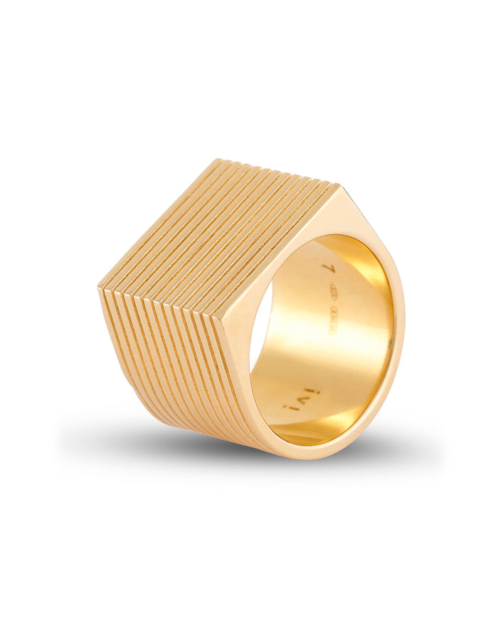 WIDE AURELIA SIGNET RING