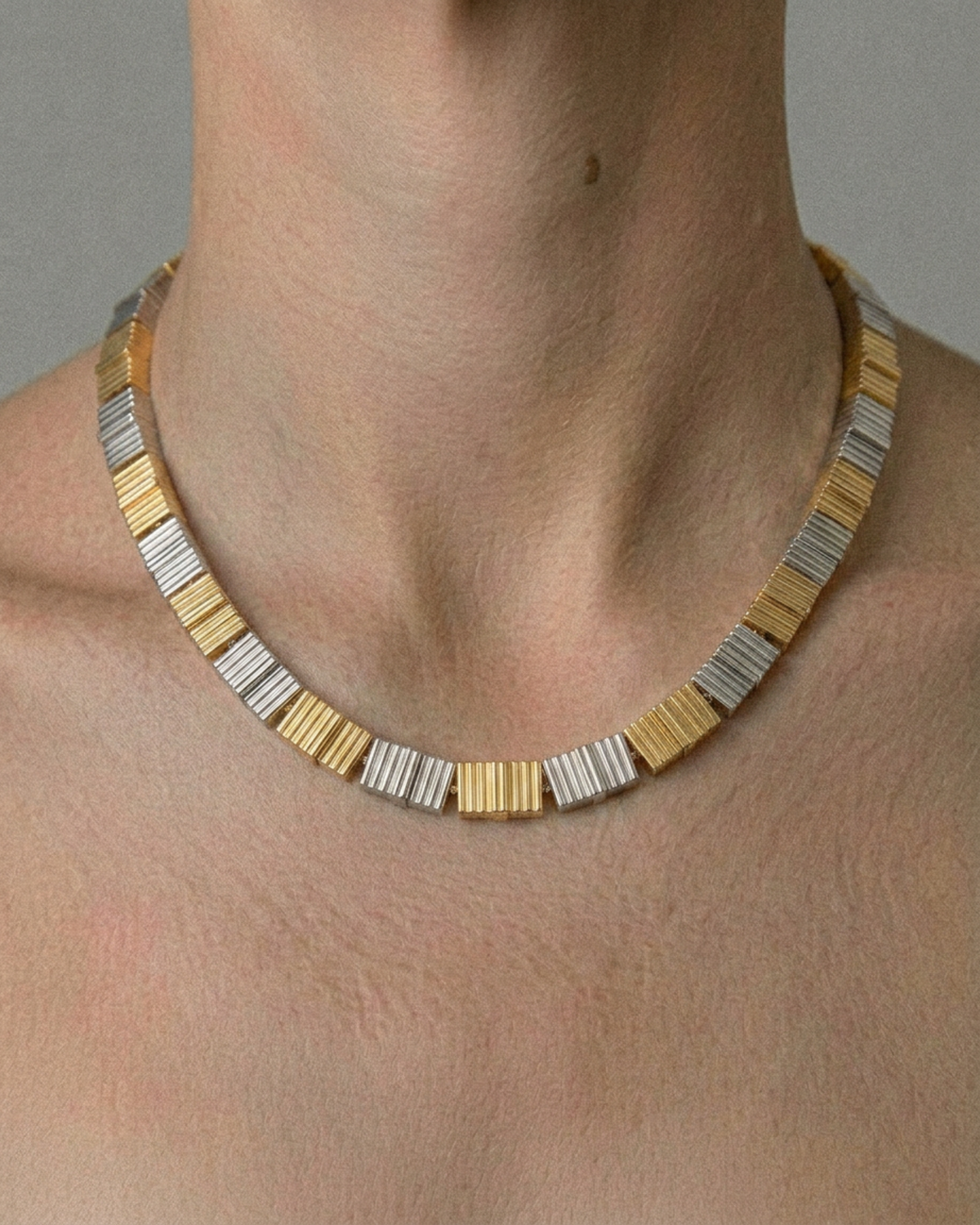 KELLY NECKLACE